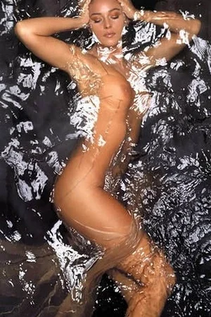 Голая Моника Беллуччи - фото 21