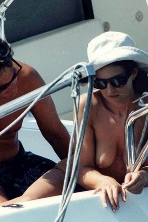 Голая Моника Беллуччи - фото 32