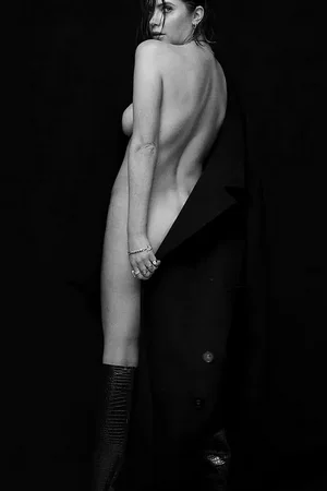 Голая Эшли Бенсон - фото 39