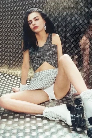 Кара Делевинь в нижнем белье и купальнике - фото 20