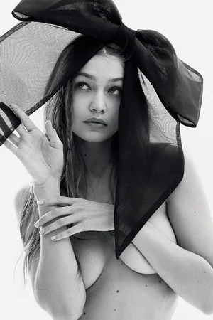 Пикантные засветы Джиджи Хадид - фото 16