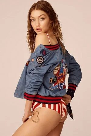 Джиджи Хадид в нижнем белье и купальнике - фото 29