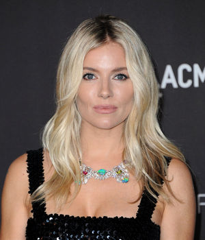 Голая Сиенна Миллер