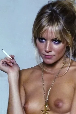 Голая Сиенна Миллер - фото 43