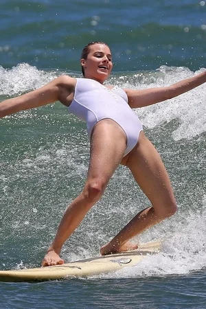 Голая Марго Робби - фото 24