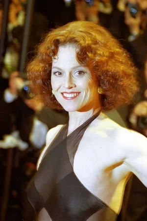 Голая Сигурни Уивер - фото 10