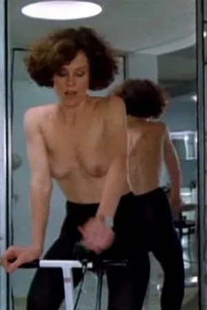 Голая Сигурни Уивер - фото 25