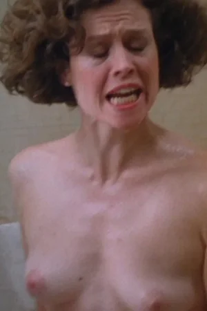 Голая Сигурни Уивер - фото 31