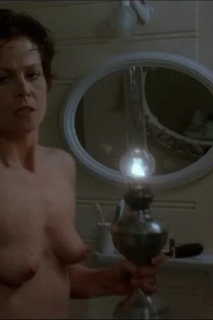 Голая Сигурни Уивер - фото 41