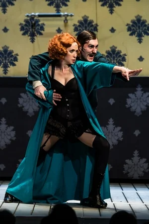 Голая Анна Большова в театре - фото 19