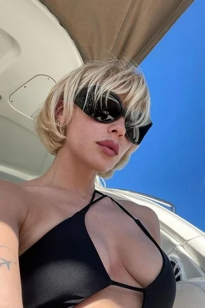 Голая Анастасия Ивлеева - 16