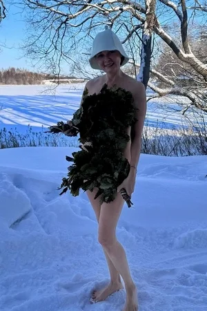 Дарья Повереннова в нижнем белье или купальнике - фото 29